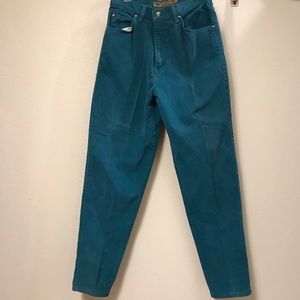 Vintage High-Rise Levi 900 Jeans